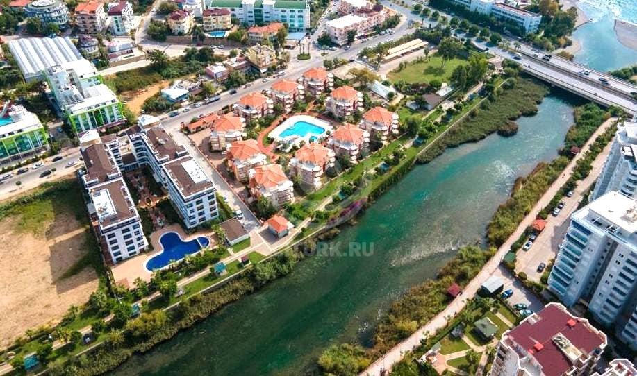 Двухуровневые апартаменты 2+1 в резиденции Doğanay Lake Residence (Кестель)